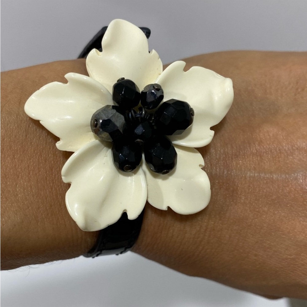 Vintage Anne Fontaine Leather Flower Ivory and Black Bracelet.